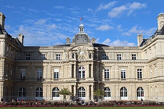 330px Senat Jardin Paris 7 1 NATIVES
