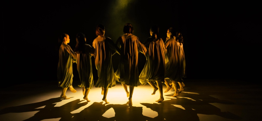 Kuo Shin Chuang : avec ∞ Infinity Loop, la danse contemporaine fait vivre les traditions des peuples autochtones de Taïwan 8 E14D69D0 7BD8 4731 948C C23B63A7794C NATIVES